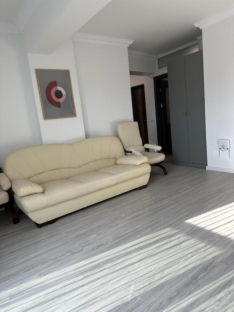 Cozy Holidays In Center Of Esplanada Suceava